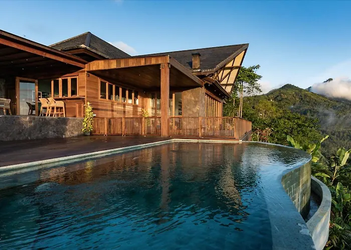 Mountain Estate - Serene Mountain Retreat Villa *