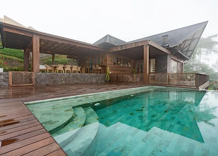 Mountain Estate - Serene Mountain Retreat
